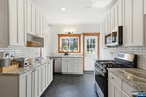 12 Chestnut Street Cresskill NJ 07626