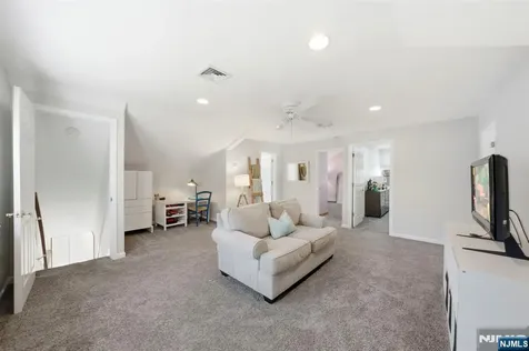 12 Chestnut Street Cresskill NJ 07626