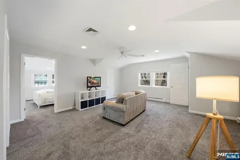 12 Chestnut Street Cresskill NJ 07626