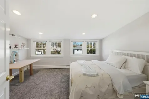 12 Chestnut Street Cresskill NJ 07626