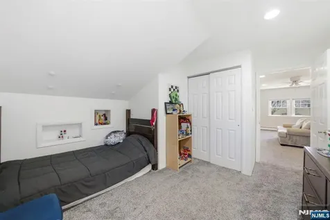 12 Chestnut Street Cresskill NJ 07626