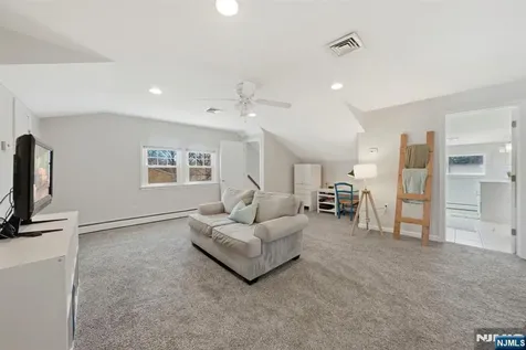 12 Chestnut Street Cresskill NJ 07626