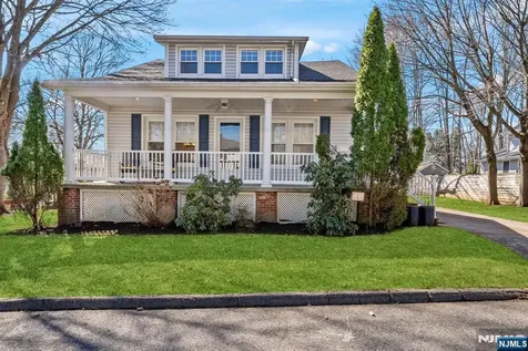 12 Chestnut Street Cresskill NJ 07626