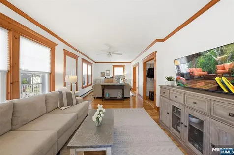 12 Chestnut Street Cresskill NJ 07626