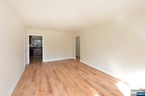 250 Oak Ridgewood NJ 07450