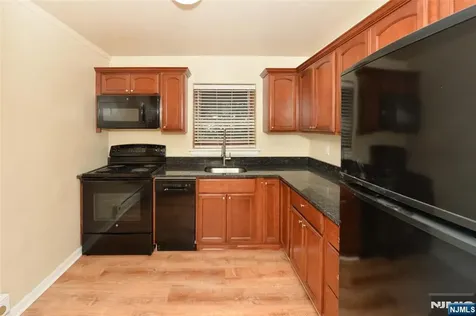 250 Oak Ridgewood NJ 07450