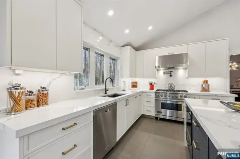 26 Bayberry Drive Saddle River NJ 07458