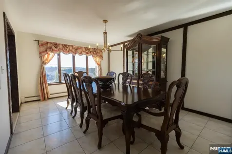 23 Carr Place Totowa NJ 07512