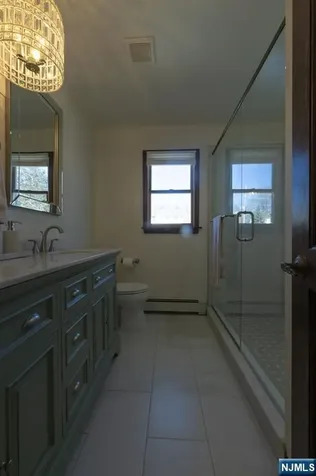 23 Carr Place Totowa NJ 07512