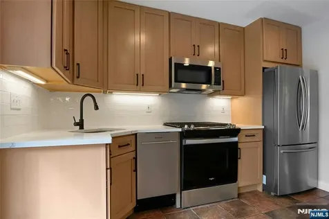 9 Sioux Avenue Oakland NJ 07436