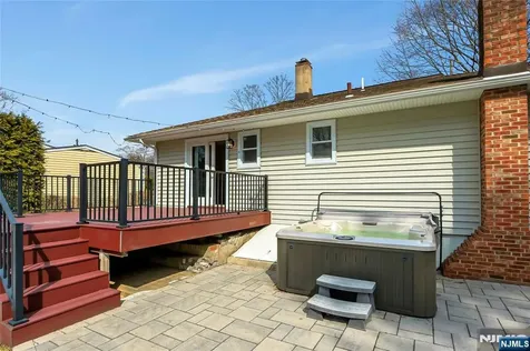 9 Sioux Avenue Oakland NJ 07436