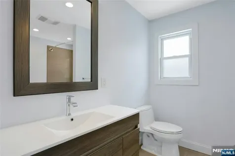 9 Sioux Avenue Oakland NJ 07436