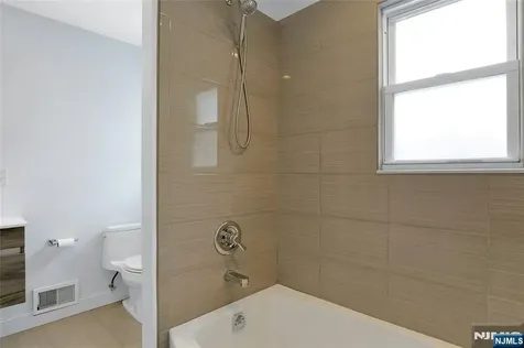 9 Sioux Avenue Oakland NJ 07436