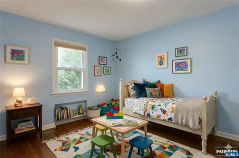 9 Sioux Avenue Oakland NJ 07436