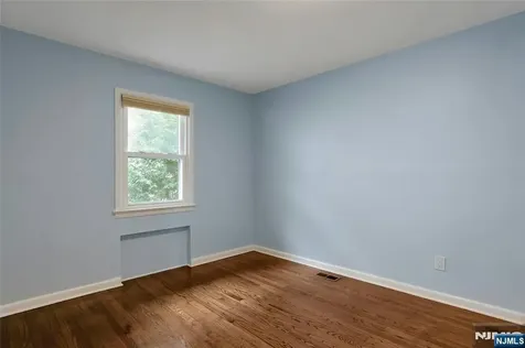 9 Sioux Avenue Oakland NJ 07436