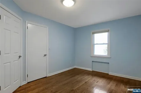 9 Sioux Avenue Oakland NJ 07436