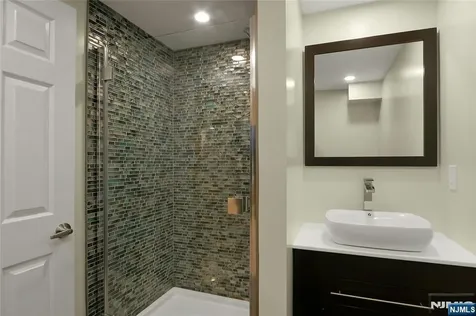 9 Sioux Avenue Oakland NJ 07436
