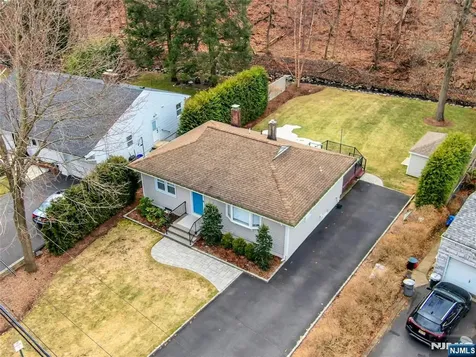 9 Sioux Avenue Oakland NJ 07436