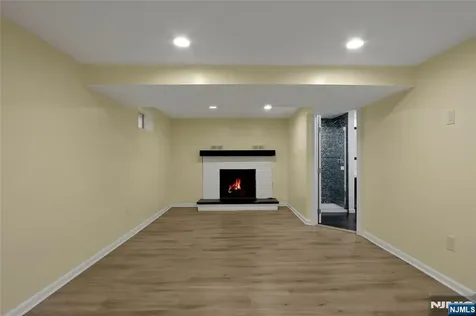 9 Sioux Avenue Oakland NJ 07436