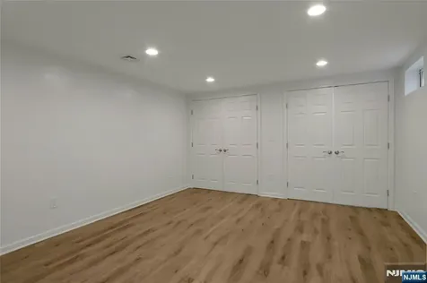 9 Sioux Avenue Oakland NJ 07436