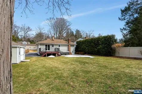 9 Sioux Avenue Oakland NJ 07436