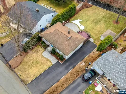 9 Sioux Avenue Oakland NJ 07436