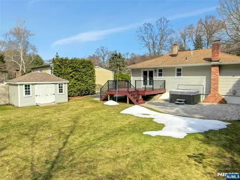 9 Sioux Avenue Oakland NJ 07436
