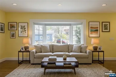 9 Sioux Avenue Oakland NJ 07436