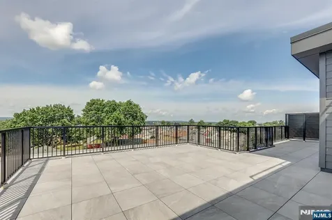 85 Ridge Road North Arlington NJ 07031