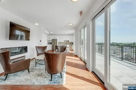 85 Ridge Road North Arlington NJ 07031