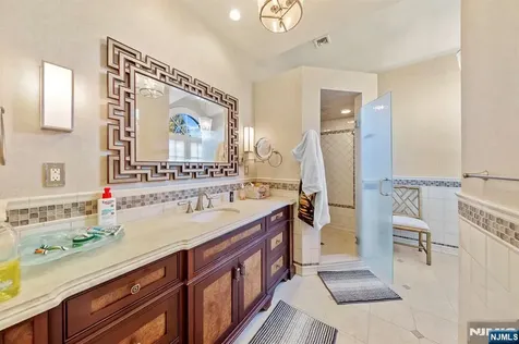 78 Roberts Road Englewood Cliffs NJ 07632