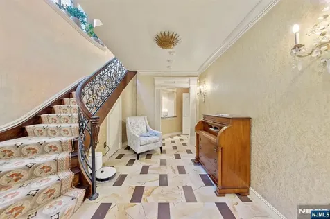 78 Roberts Road Englewood Cliffs NJ 07632