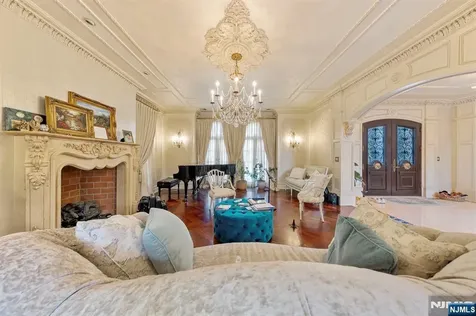 78 Roberts Road Englewood Cliffs NJ 07632