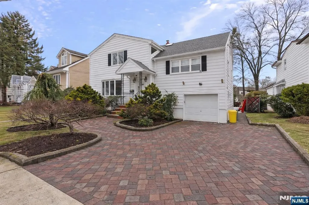792 Washburn Street Teaneck NJ 07666
