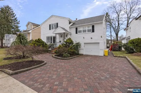 792 Washburn Street Teaneck NJ 07666