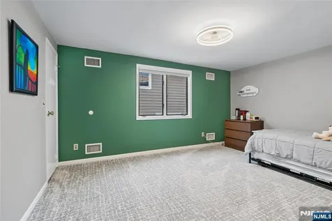 792 Washburn Street Teaneck NJ 07666