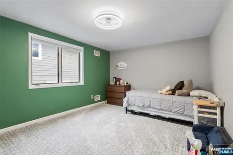 792 Washburn Street Teaneck NJ 07666