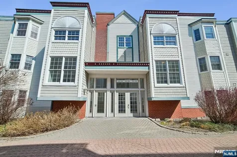 249 The Promenade Edgewater NJ 07020