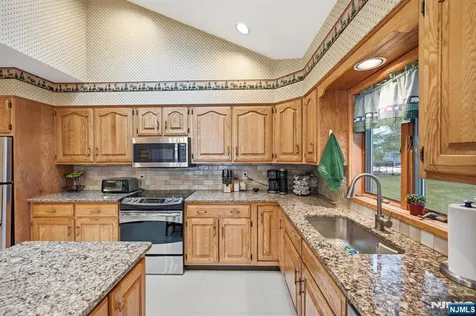 164 Leach Avenue Park Ridge NJ 07656