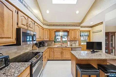 164 Leach Avenue Park Ridge NJ 07656