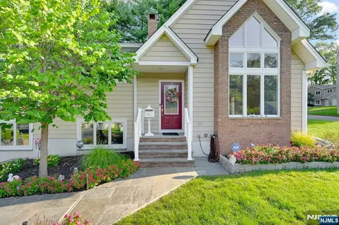 164 Leach Avenue Park Ridge NJ 07656