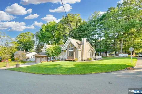 164 Leach Avenue Park Ridge NJ 07656