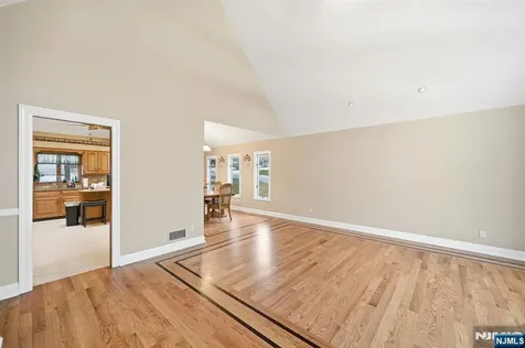 164 Leach Avenue Park Ridge NJ 07656