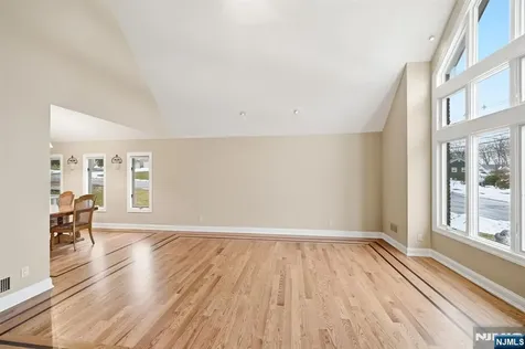 164 Leach Avenue Park Ridge NJ 07656