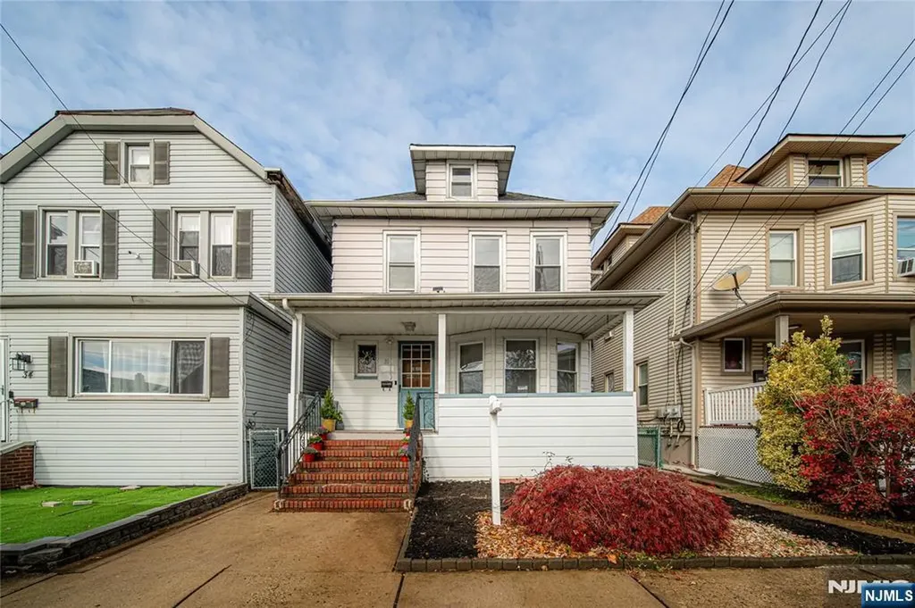 30 E 2nd Street Clifton NJ 07011