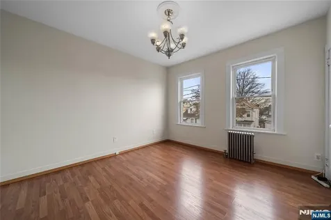 30 E 2nd Street Clifton NJ 07011