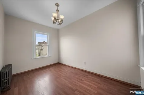 30 E 2nd Street Clifton NJ 07011