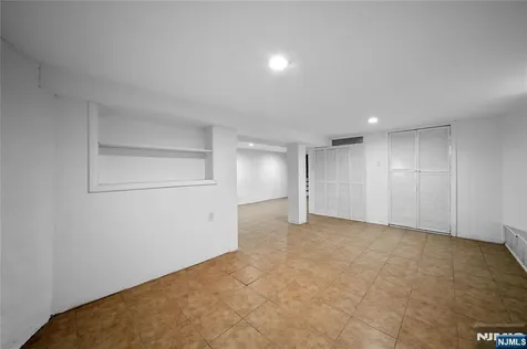 30 E 2nd Street Clifton NJ 07011