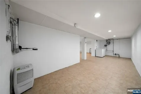 30 E 2nd Street Clifton NJ 07011