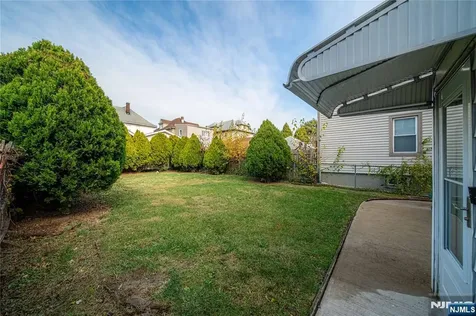 30 E 2nd Street Clifton NJ 07011